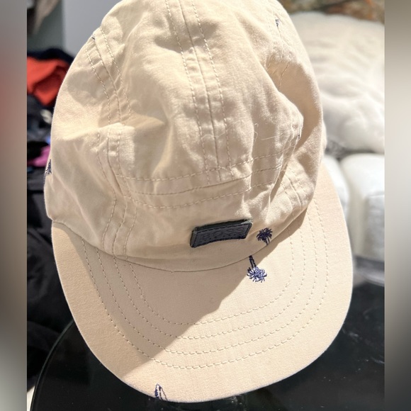 Baby 8-18 month Hugo boss summer ball cap. Light weight - Picture 2 of 4